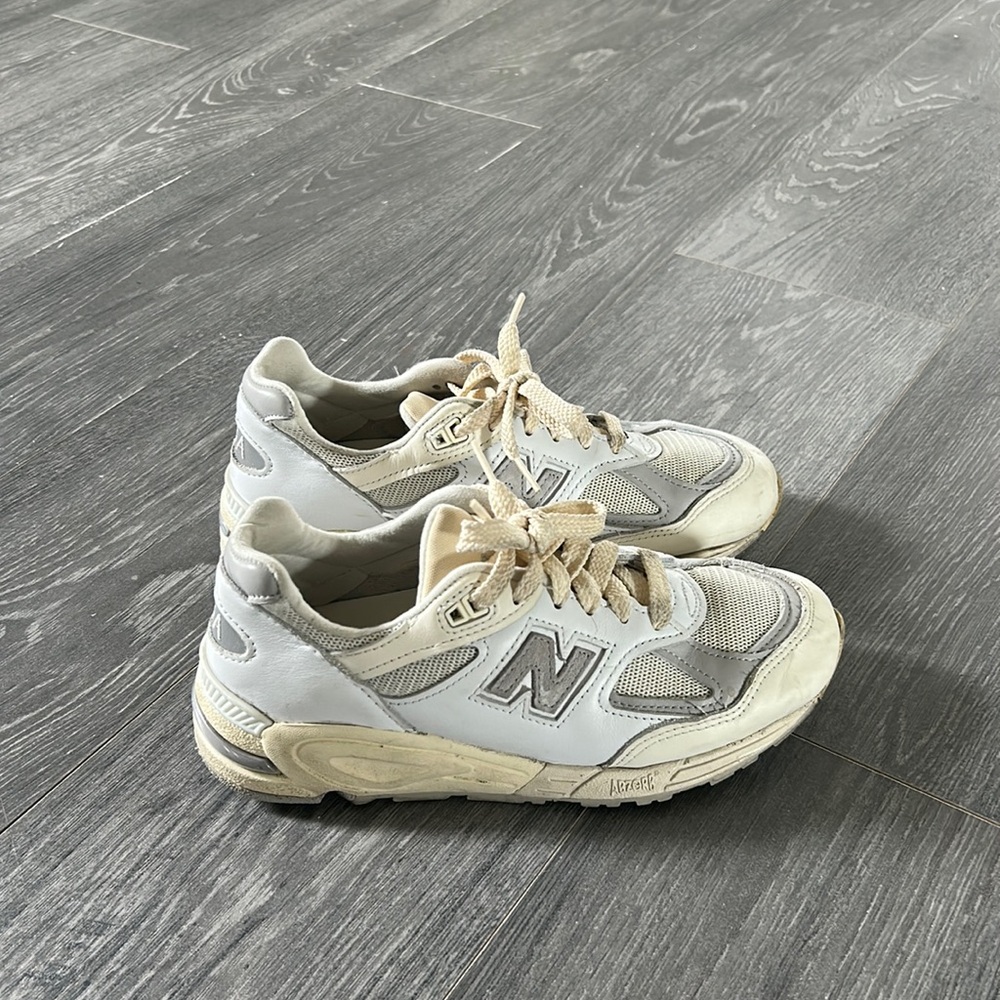 New Balance White and Gray Leather Mesh Sneakers
